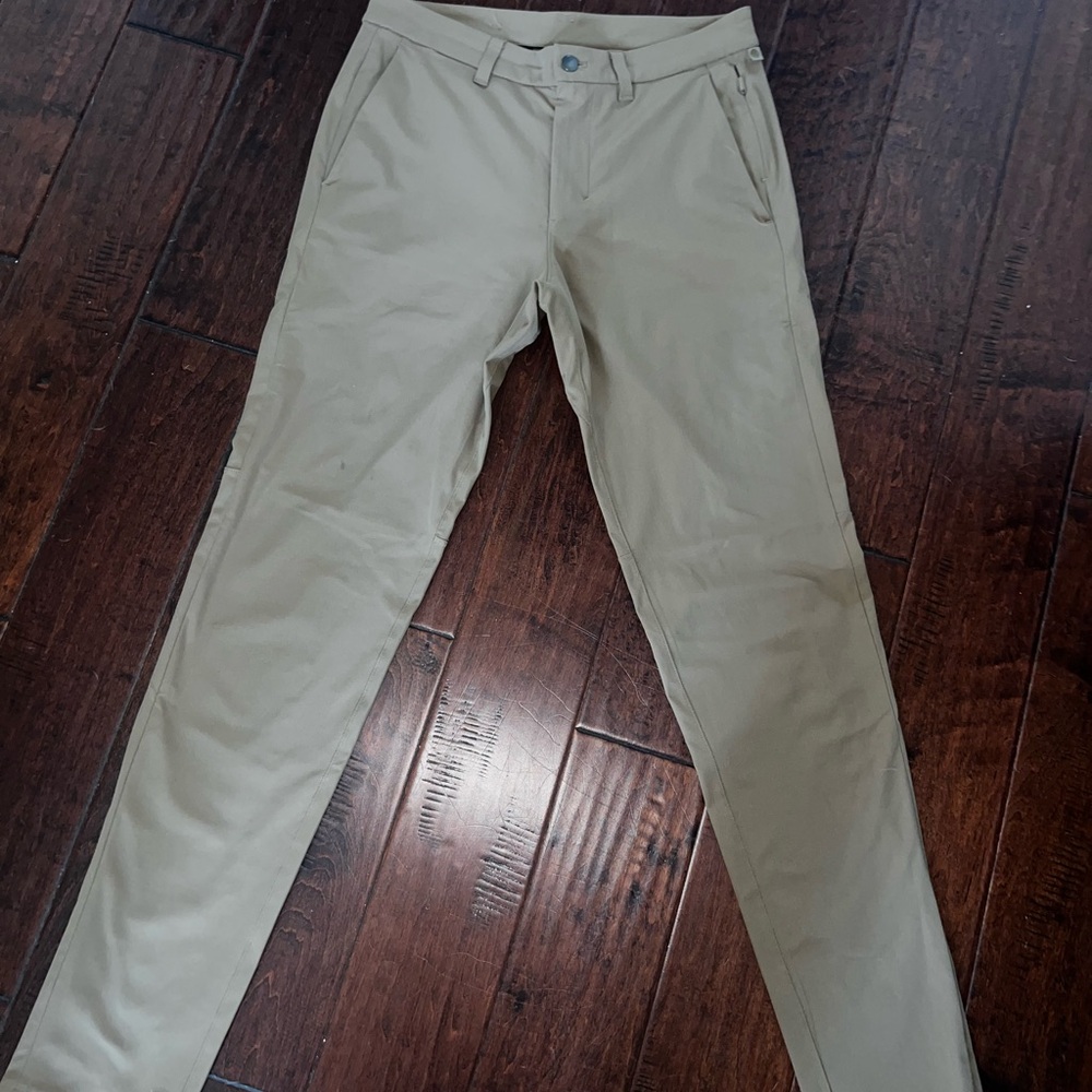 lululemon athletica Men's Khaki Chinos in Beige